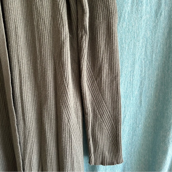 Express Ribbed Cardigan - Picture 4 of 7